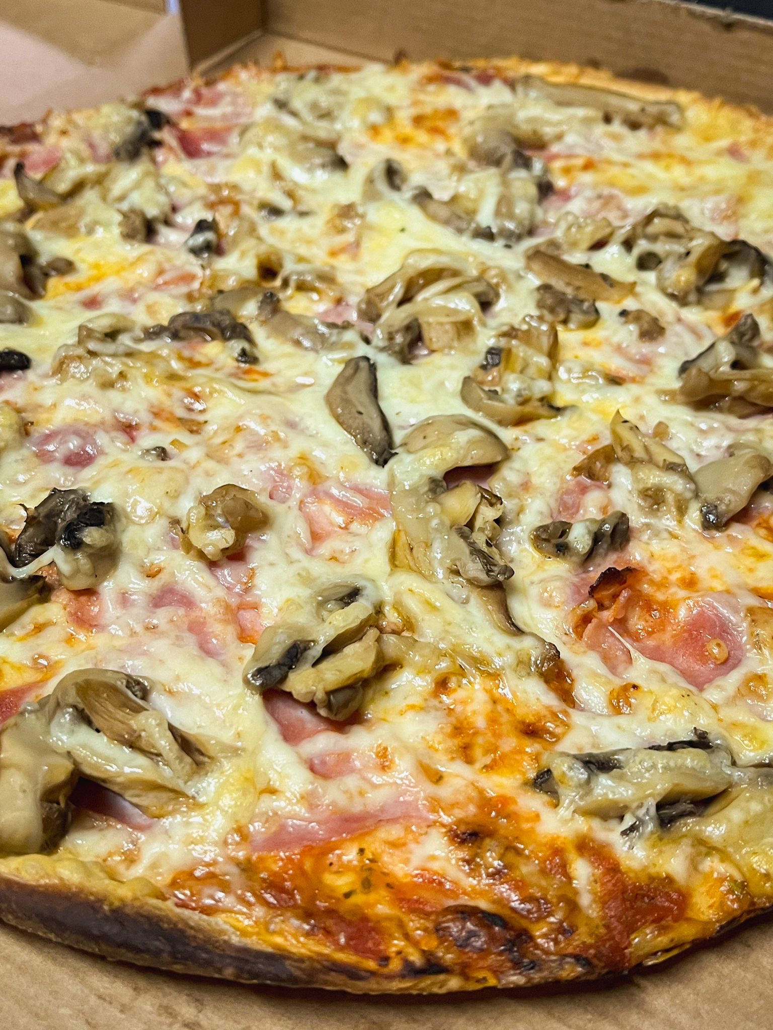 Pizza aus dem Steinofen